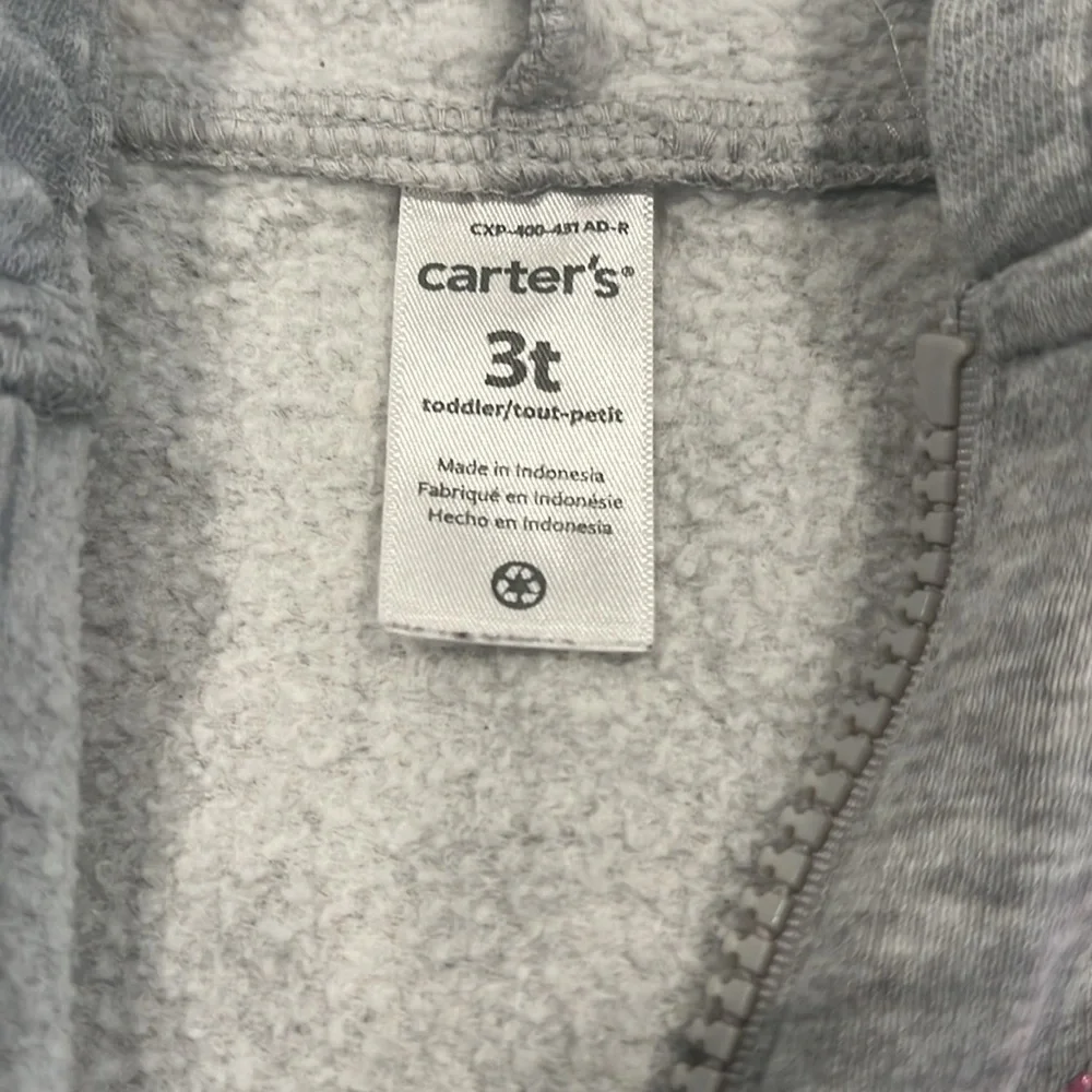 Carters girls zip up hoodie, like new, size 3t.